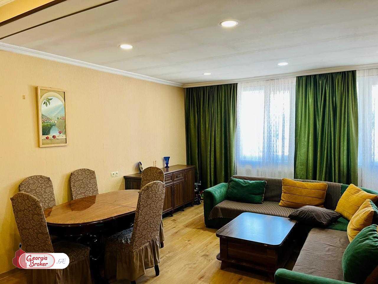 იყიდება ახალი გარემონტებული 4 ოთახიანი ბინა