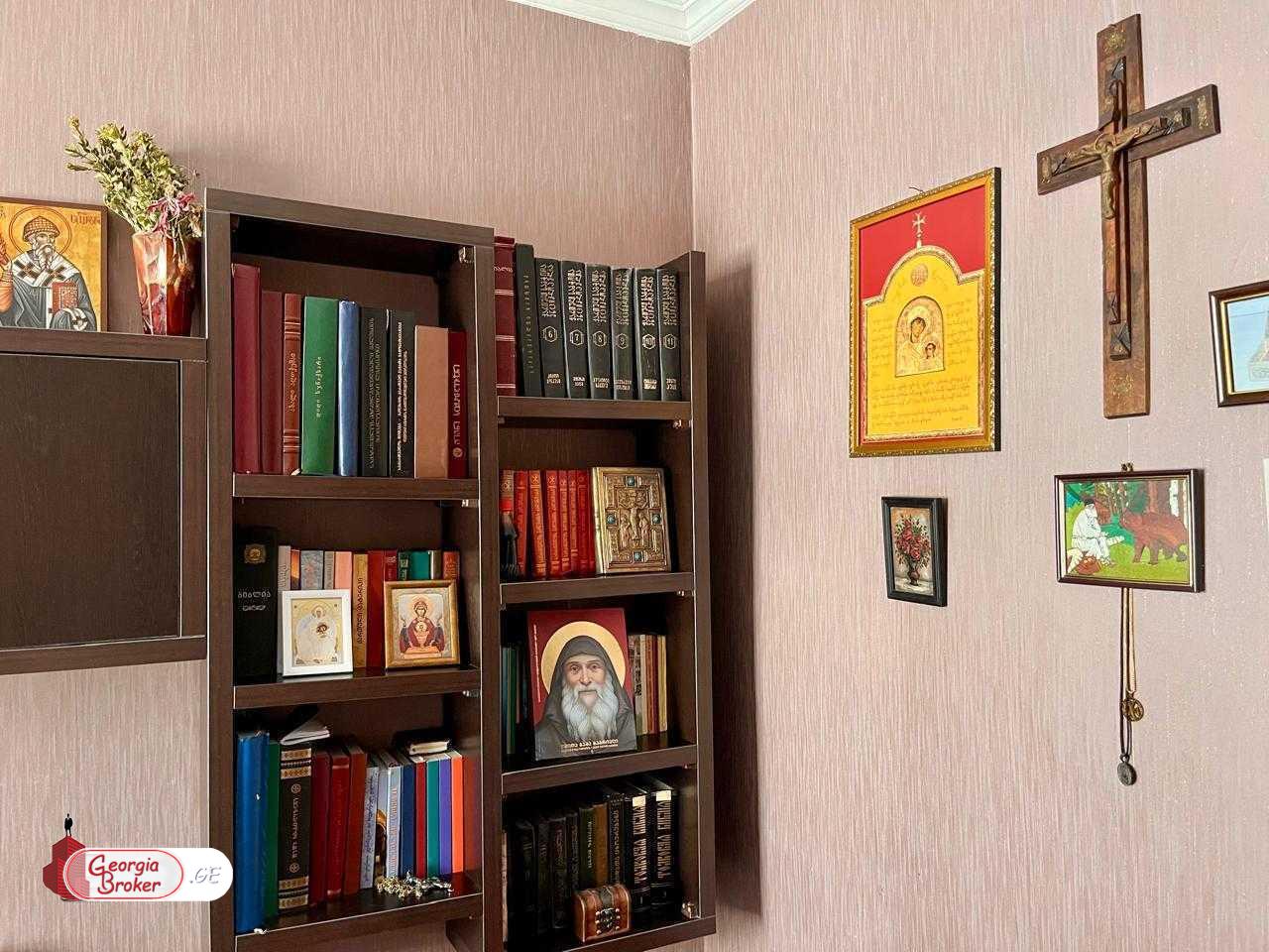 იყიდება ახალი გარემონტებული 4 ოთახიანი ბინა