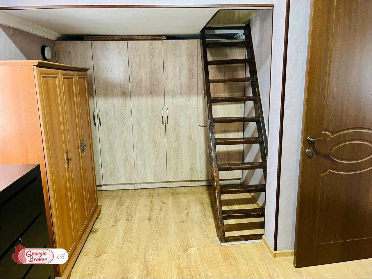 იყიდება ახალი გარემონტებული 4 ოთახიანი ბინა