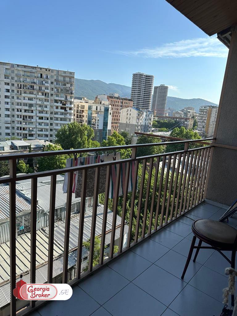 იყიდება ახალი გარემონტებული 4 ოთახიანი ბინა