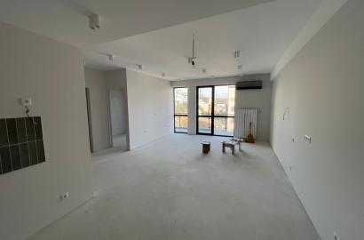 იყიდება ახალი გარემონტებული 4 ოთახიანი ბინა