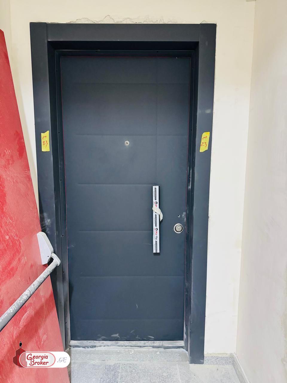 продается квартира с новым ремонтом 4-комнаты