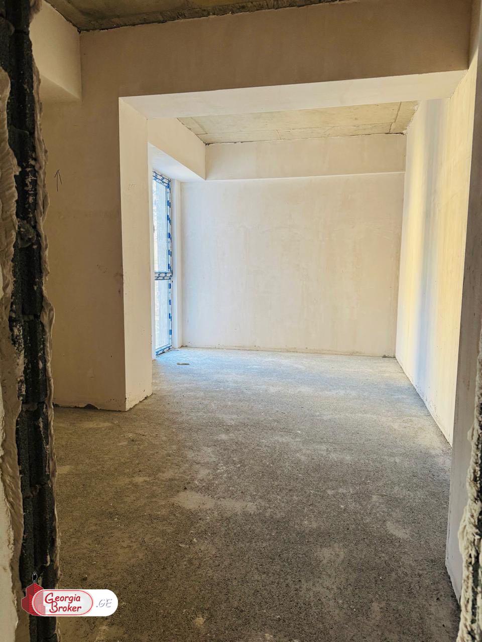 продается квартира с новым ремонтом 4-комнаты