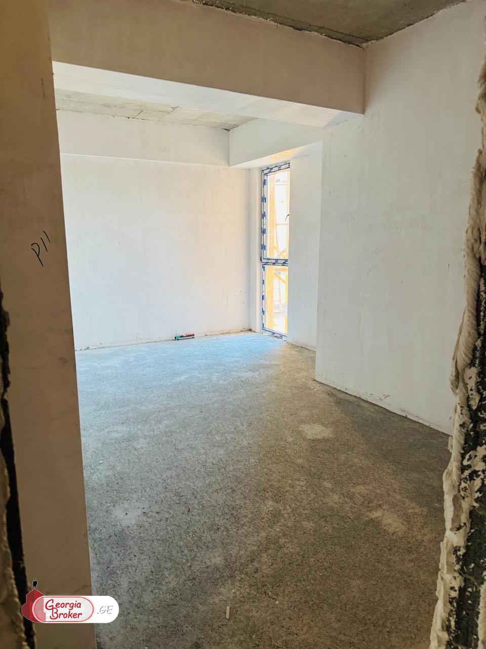 продается квартира с новым ремонтом 4-комнаты