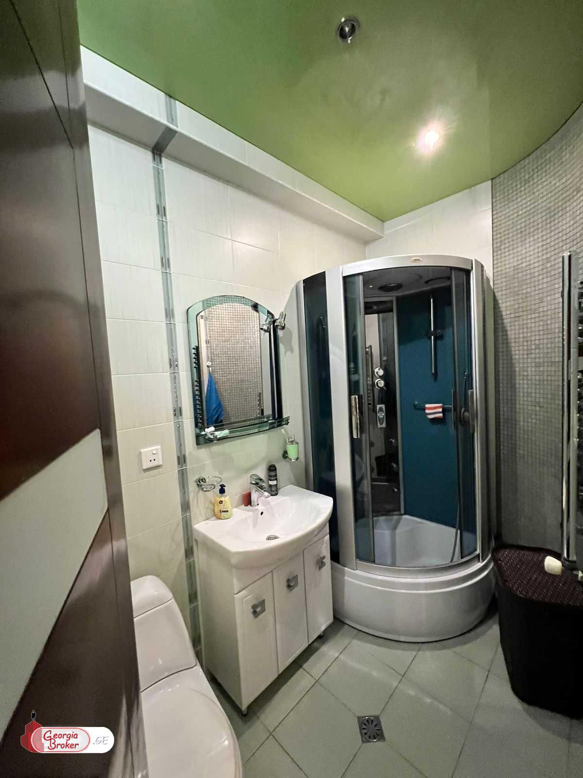 იყიდება ახალი გარემონტებული 6 ოთახიანი ბინა