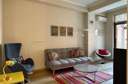 იყიდება ახალი გარემონტებული 2 ოთახიანი ბინა