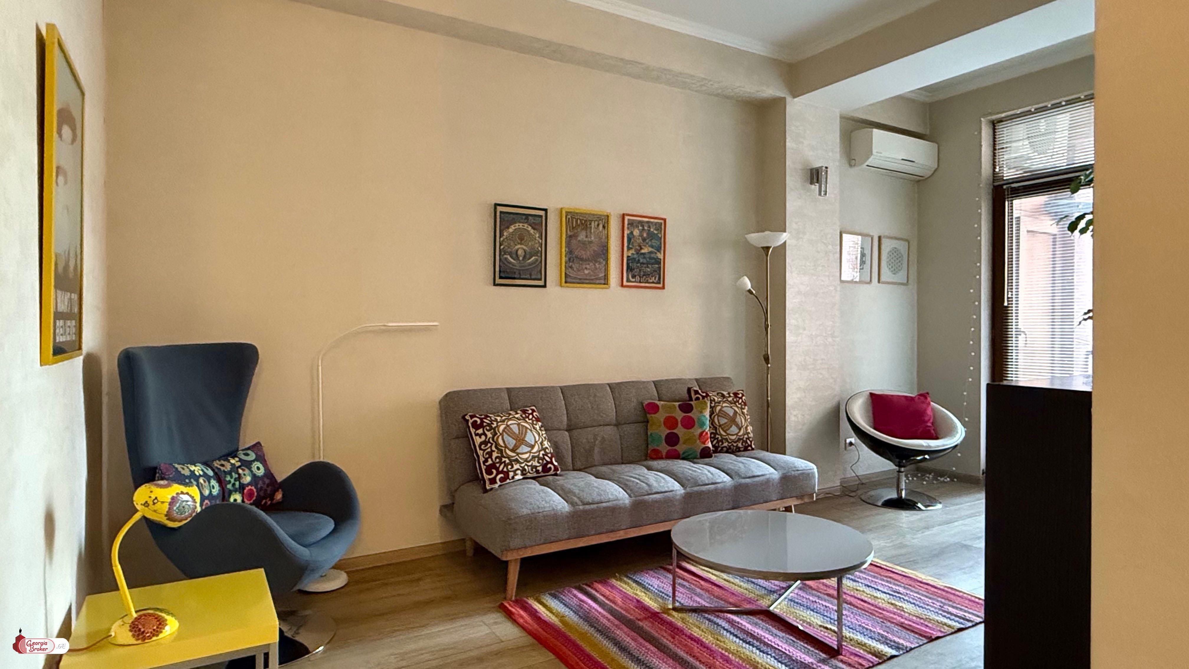 იყიდება ახალი გარემონტებული 2 ოთახიანი ბინა