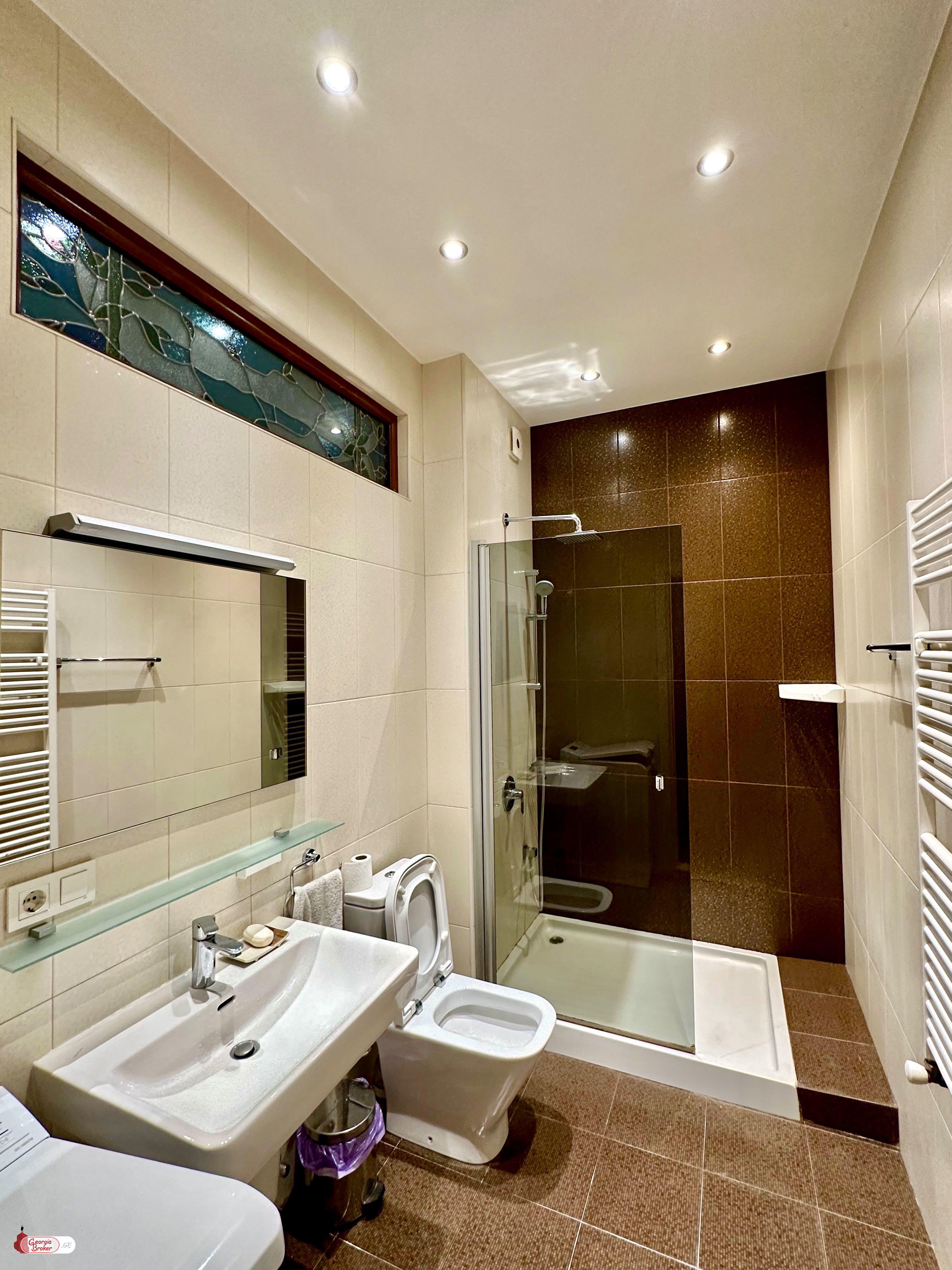 იყიდება ახალი გარემონტებული 2 ოთახიანი ბინა