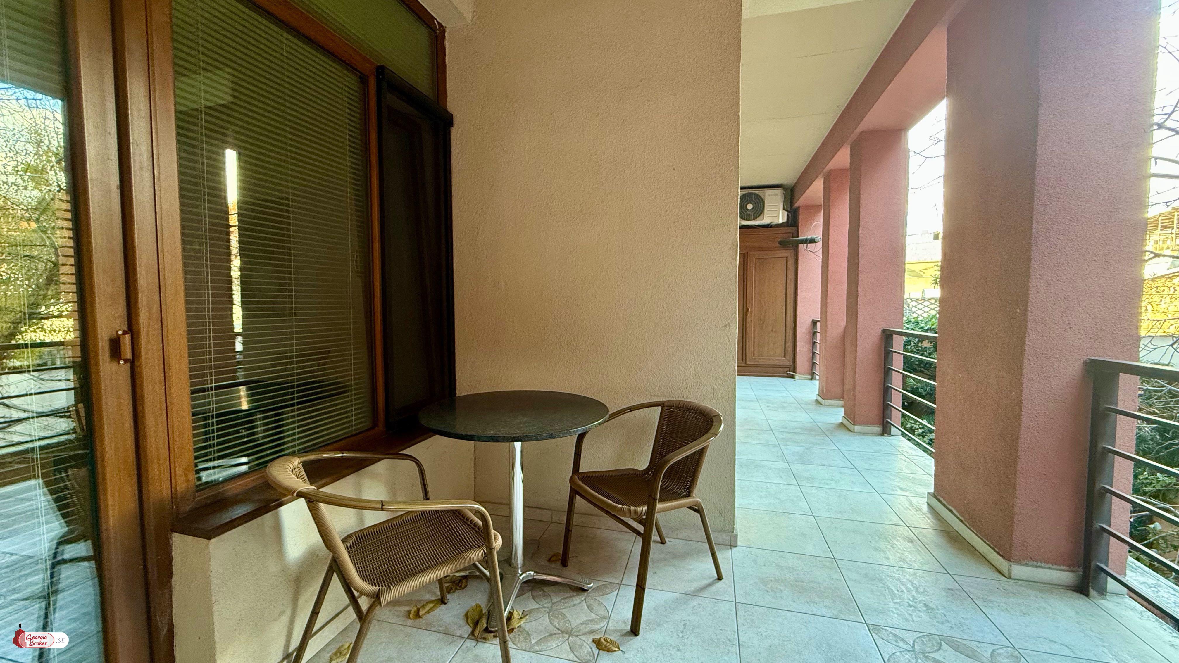 იყიდება ახალი გარემონტებული 2 ოთახიანი ბინა