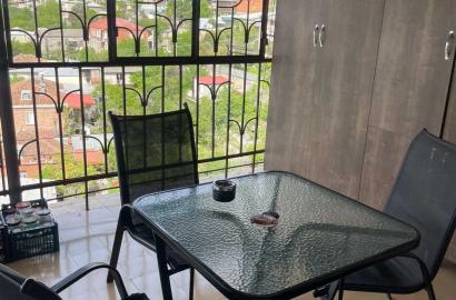 იყიდება ახალი გარემონტებული 3 ოთახიანი ბინა