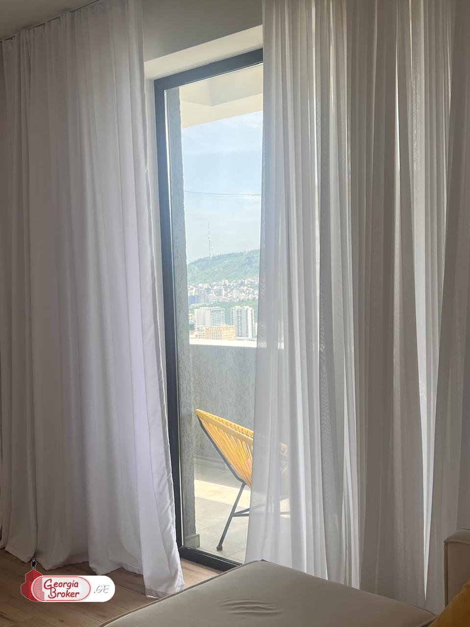 продается квартира с новым ремонтом 3-комнаты