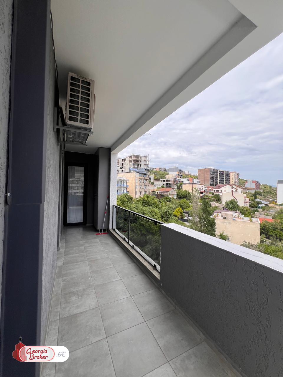 продается квартира с новым ремонтом 3-комнаты