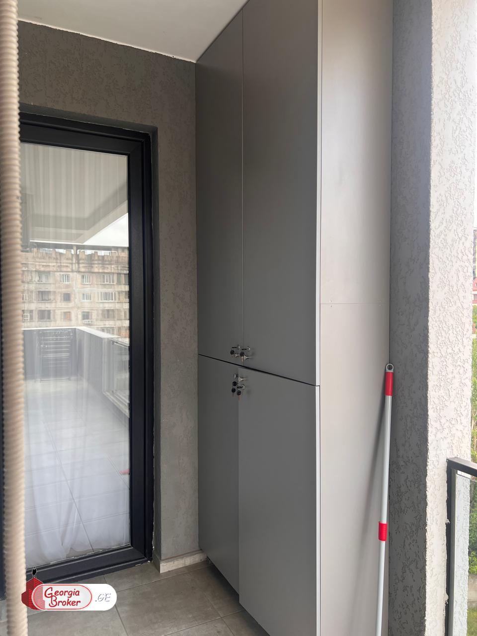 продается квартира с новым ремонтом 3-комнаты