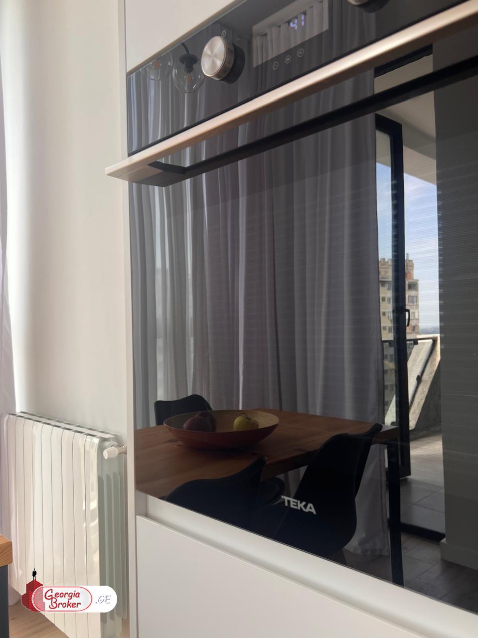 продается квартира с новым ремонтом 3-комнаты