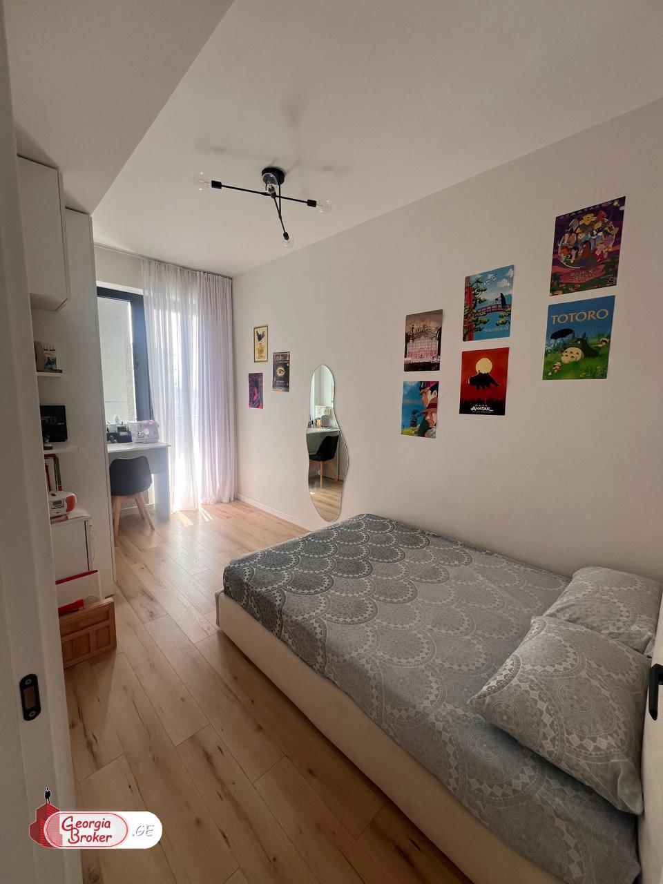 продается квартира с новым ремонтом 3-комнаты