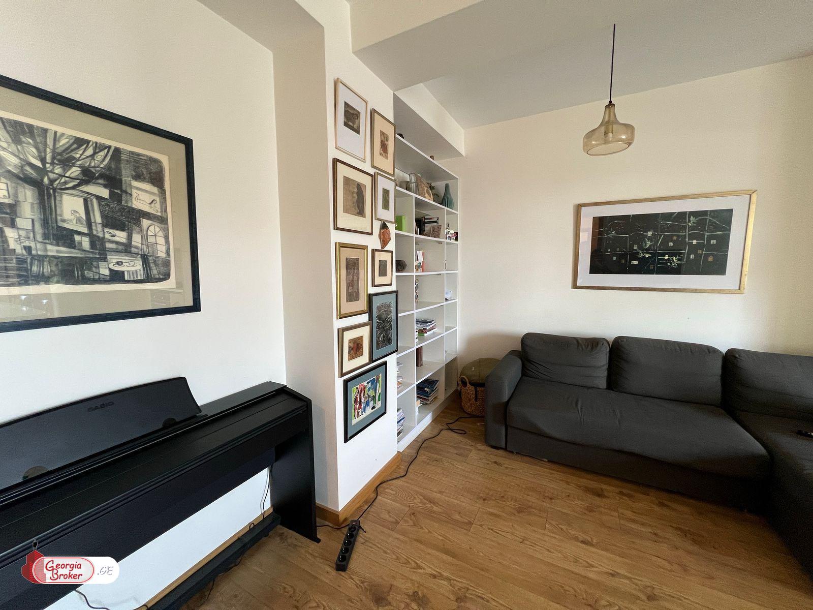 nearly repaired 3-room apartment for sale