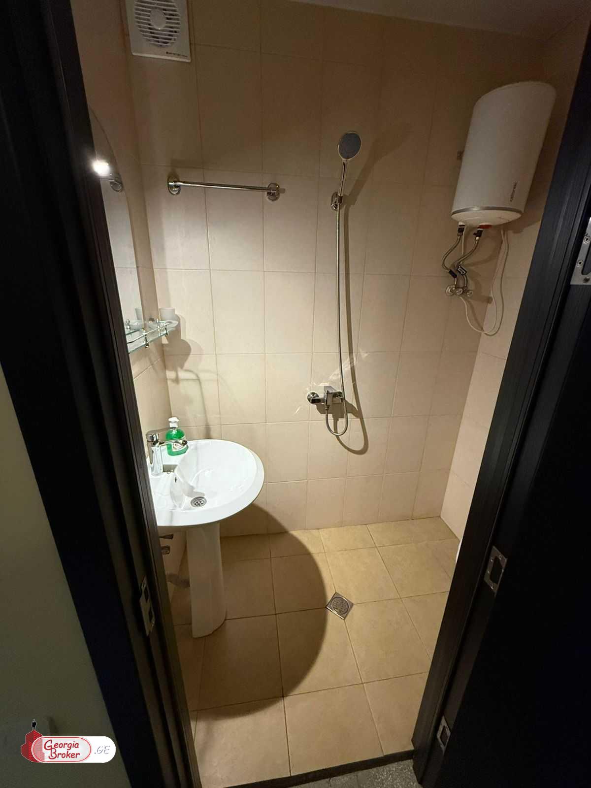 ქირავდება ახალი გარემონტებული საოფისე ფართი