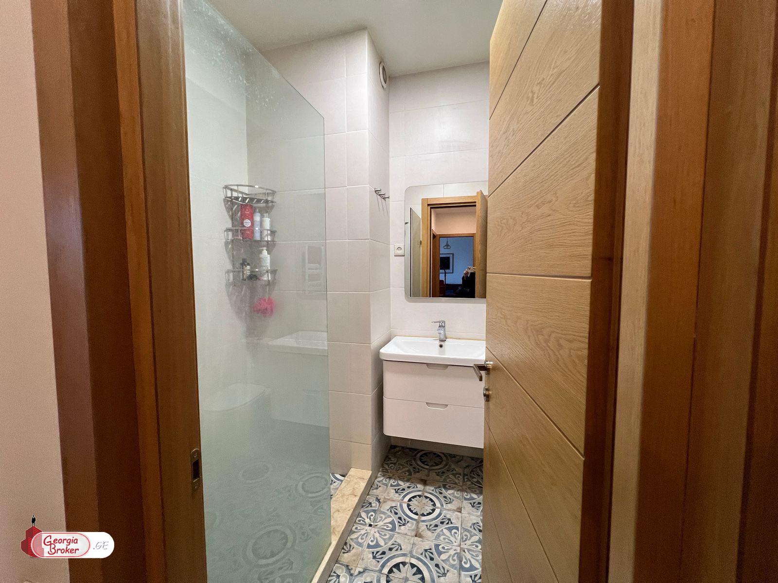 nearly repaired 3-room apartment for sale