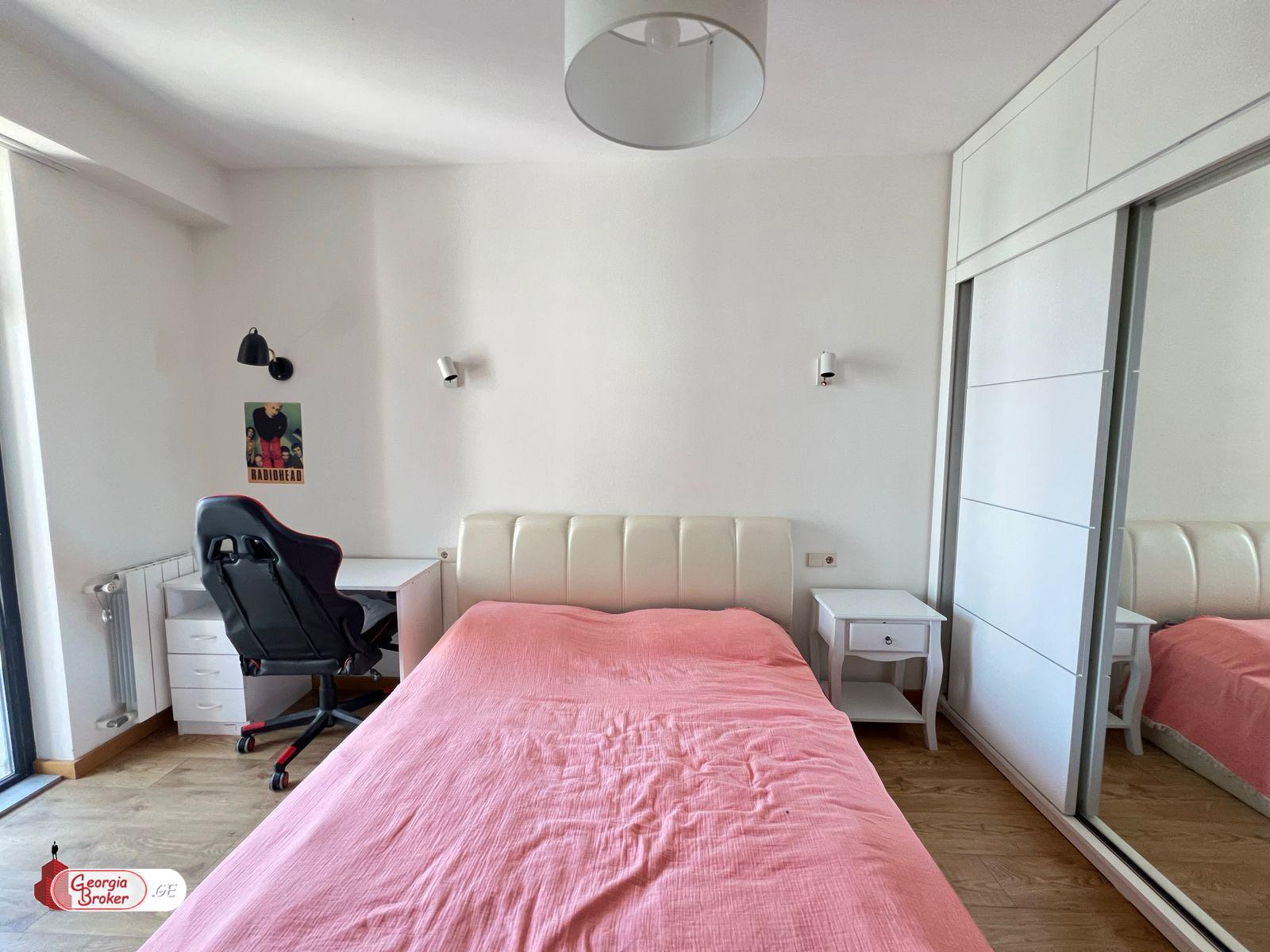 nearly repaired 3-room apartment for sale