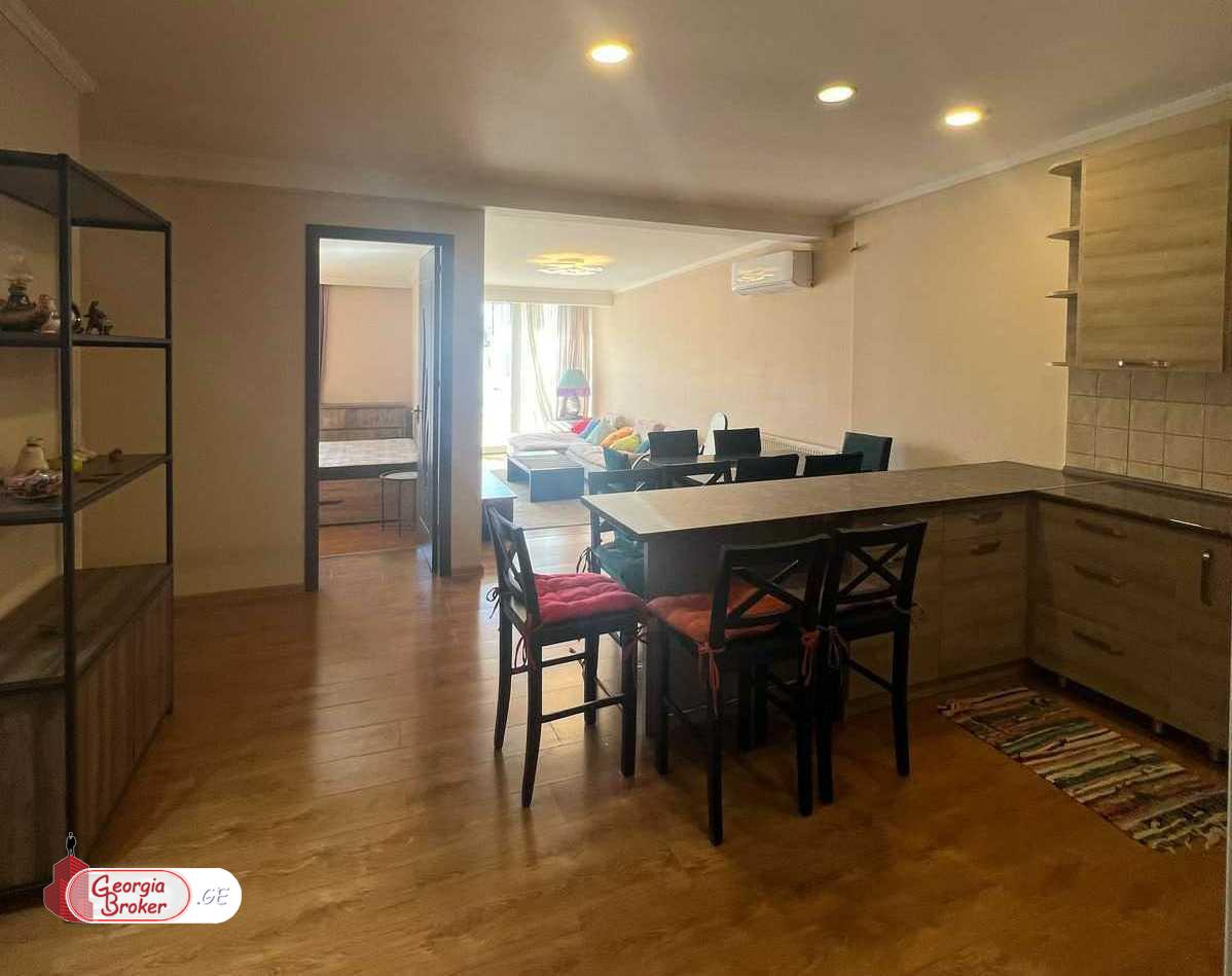 იყიდება ახალი გარემონტებული 4 ოთახიანი ბინა