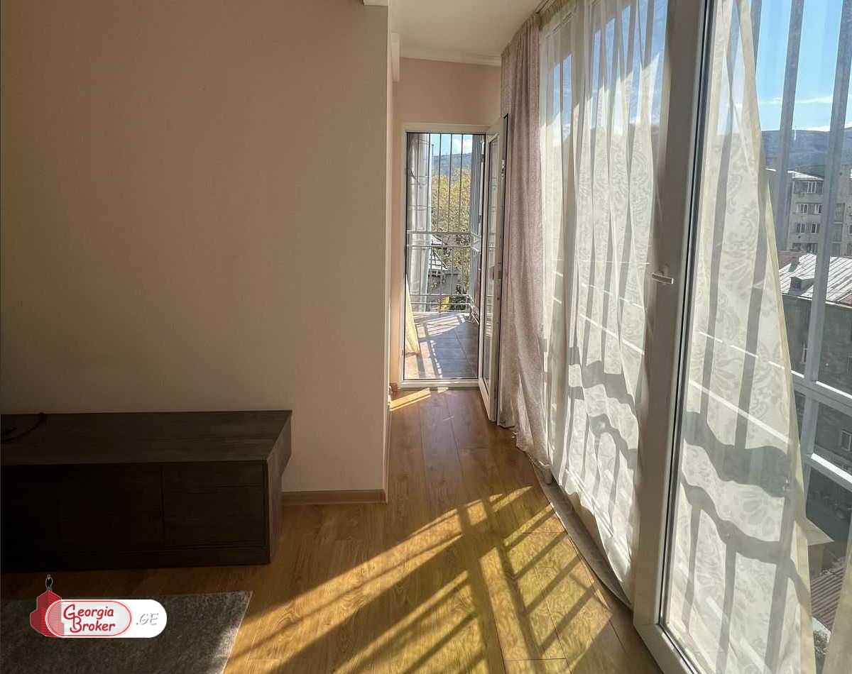 იყიდება ახალი გარემონტებული 4 ოთახიანი ბინა