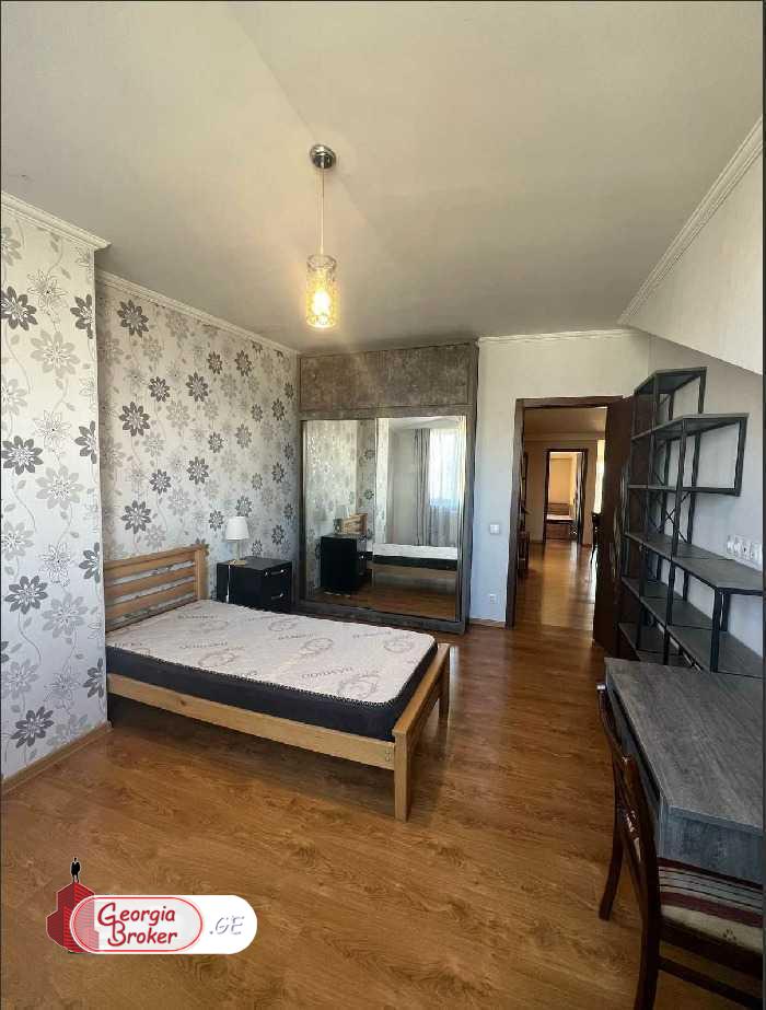 იყიდება ახალი გარემონტებული 4 ოთახიანი ბინა