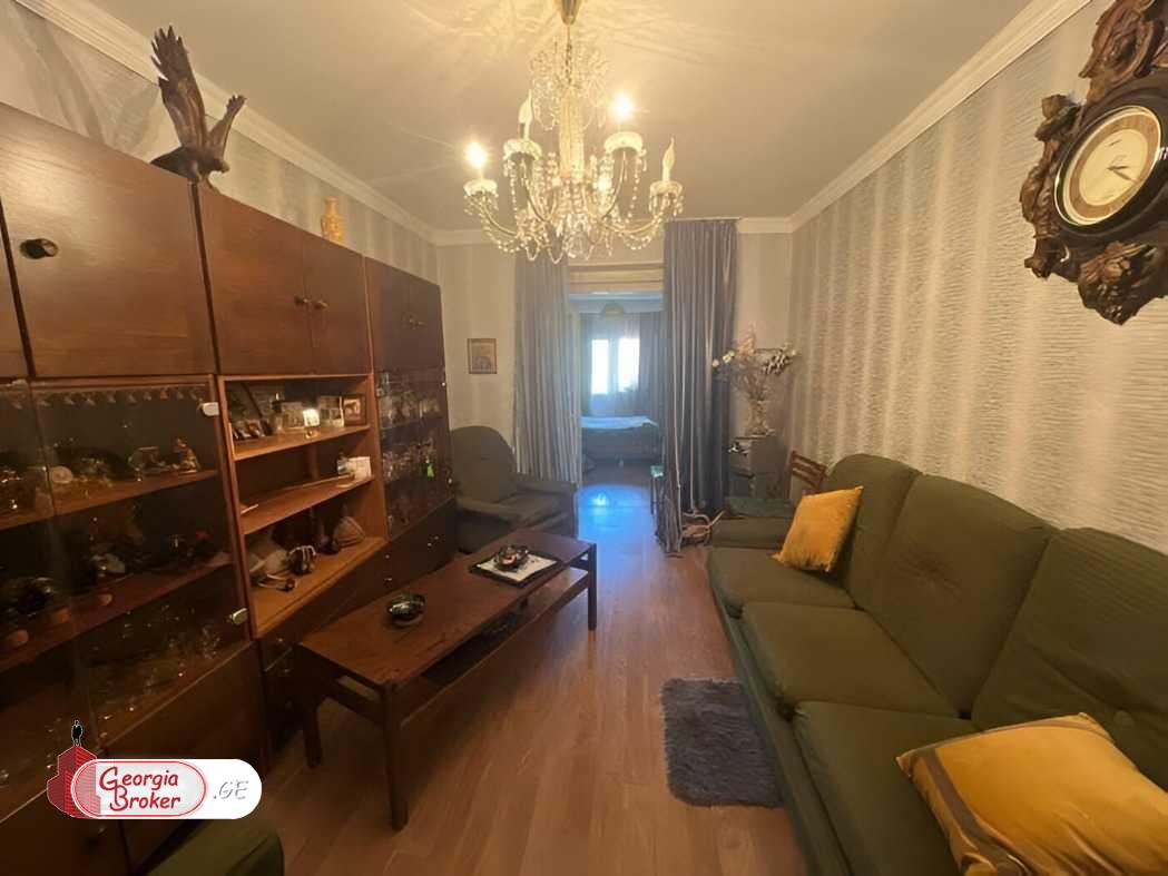 продается квартира с новым ремонтом 3-комнаты