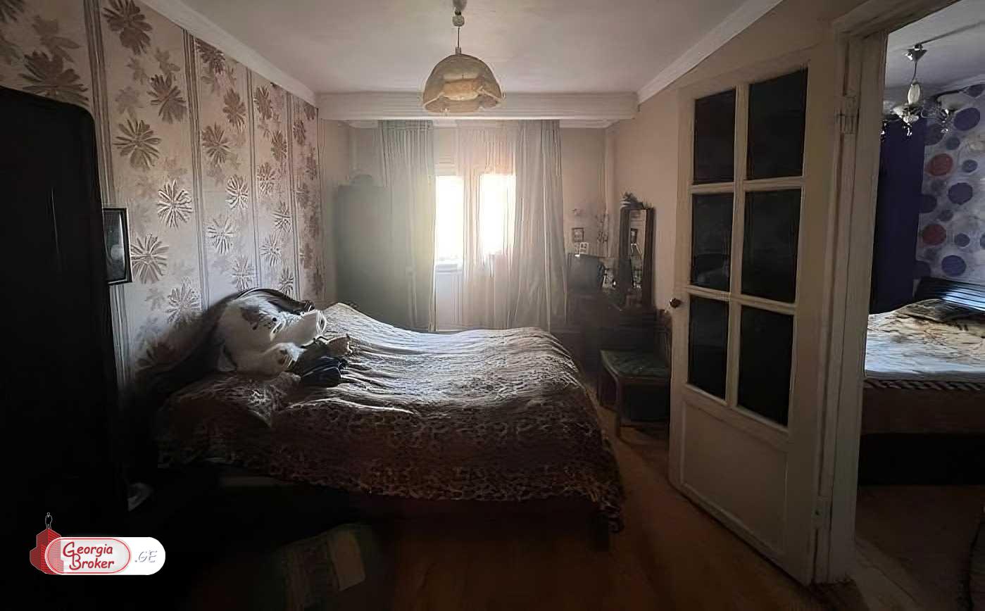 продается квартира с новым ремонтом 3-комнаты