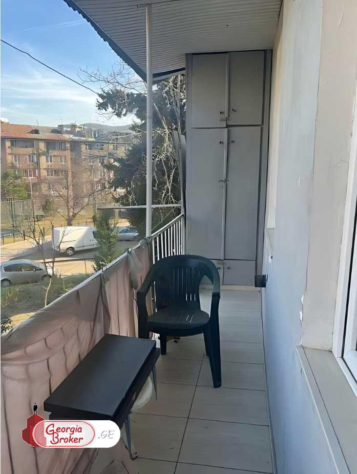 продается квартира с новым ремонтом 3-комнаты