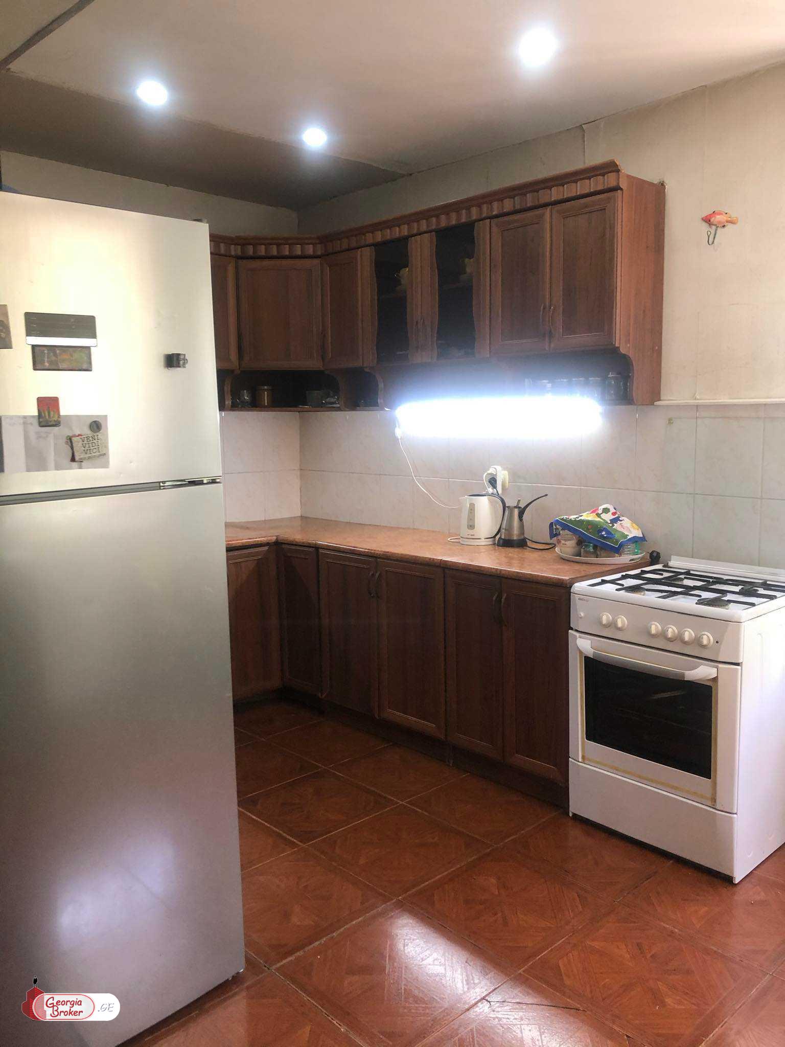 nearly repaired 3-room apartment for sale