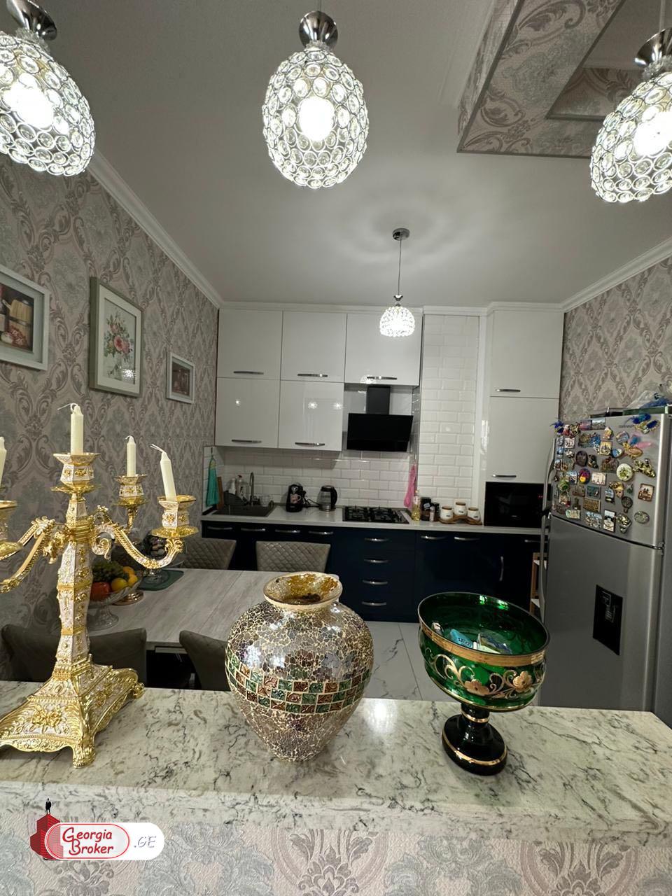 იყიდება ახალი გარემონტებული 3 ოთახიანი ბინა