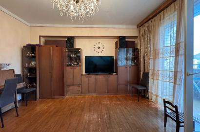 продается квартира с новым ремонтом 4-комнаты