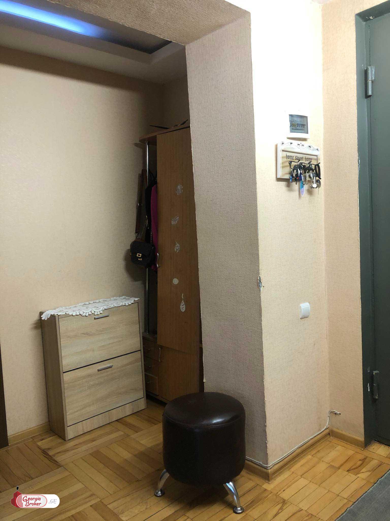 nearly repaired 3-room apartment for sale