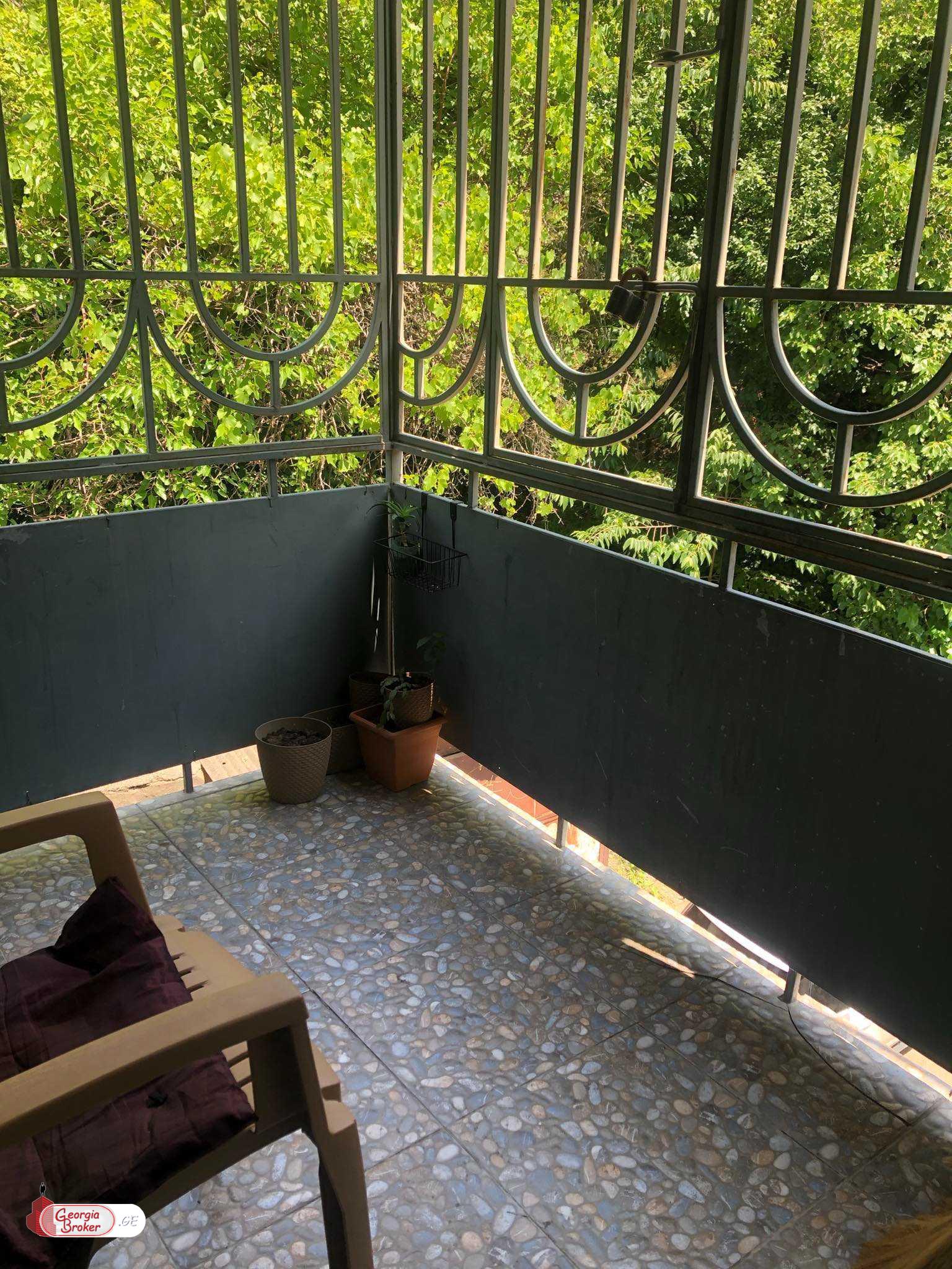 nearly repaired 3-room apartment for sale