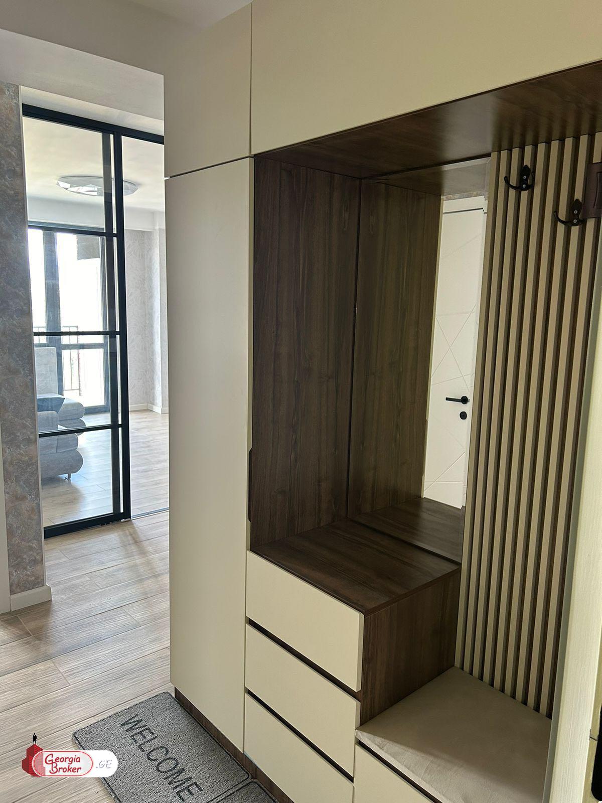 იყიდება ახალი გარემონტებული 2 ოთახიანი ბინა