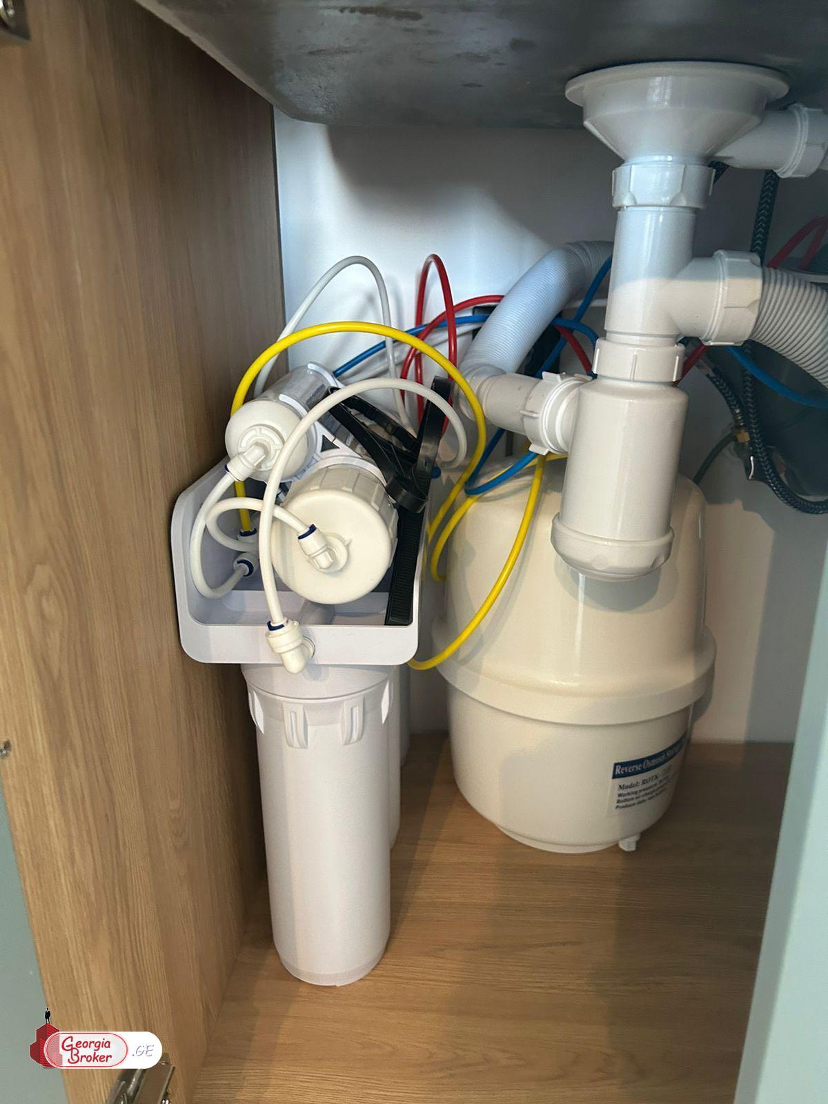 იყიდება ახალი გარემონტებული 2 ოთახიანი ბინა