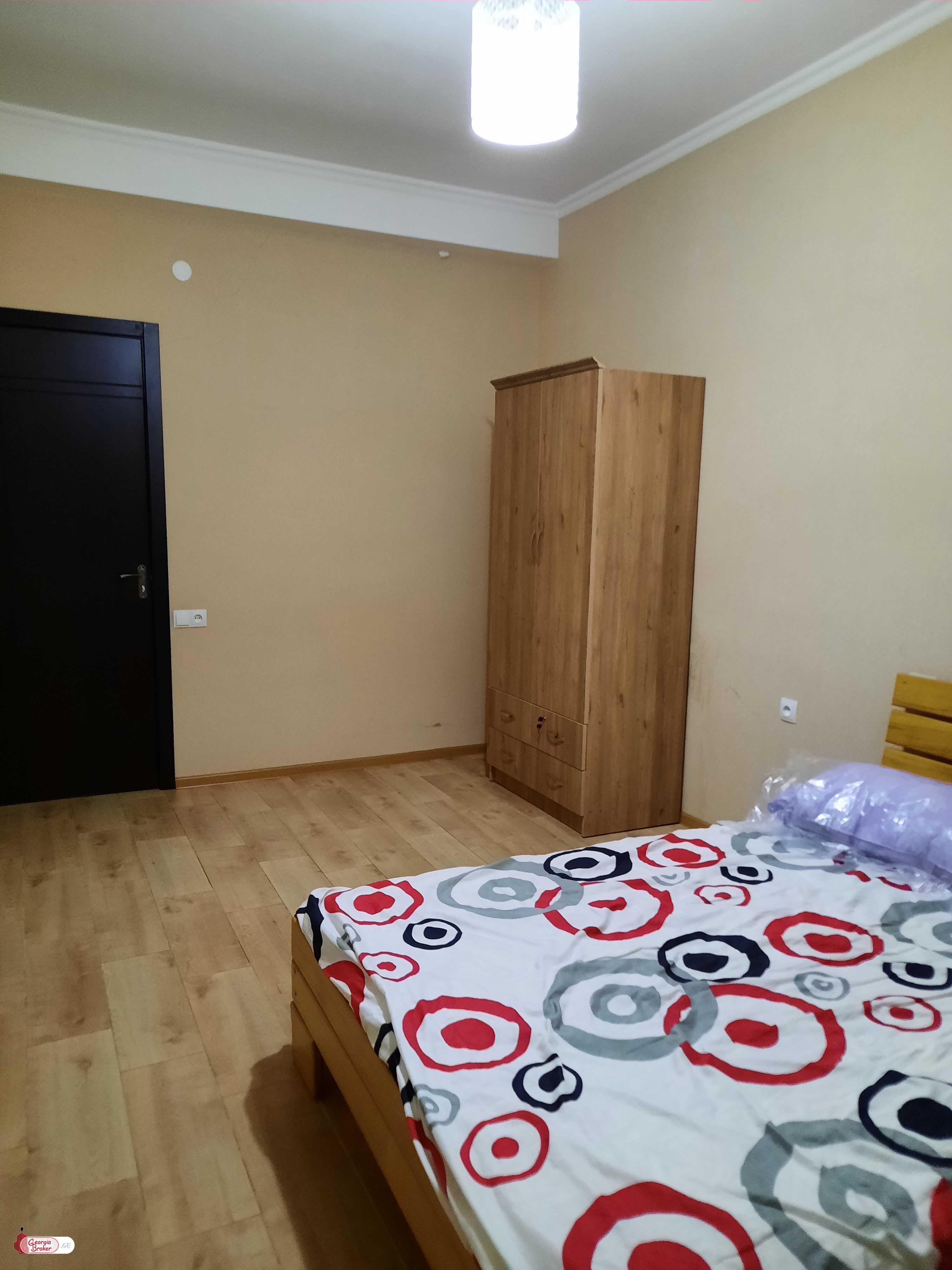 იყიდება ახალი გარემონტებული 2 ოთახიანი ბინა