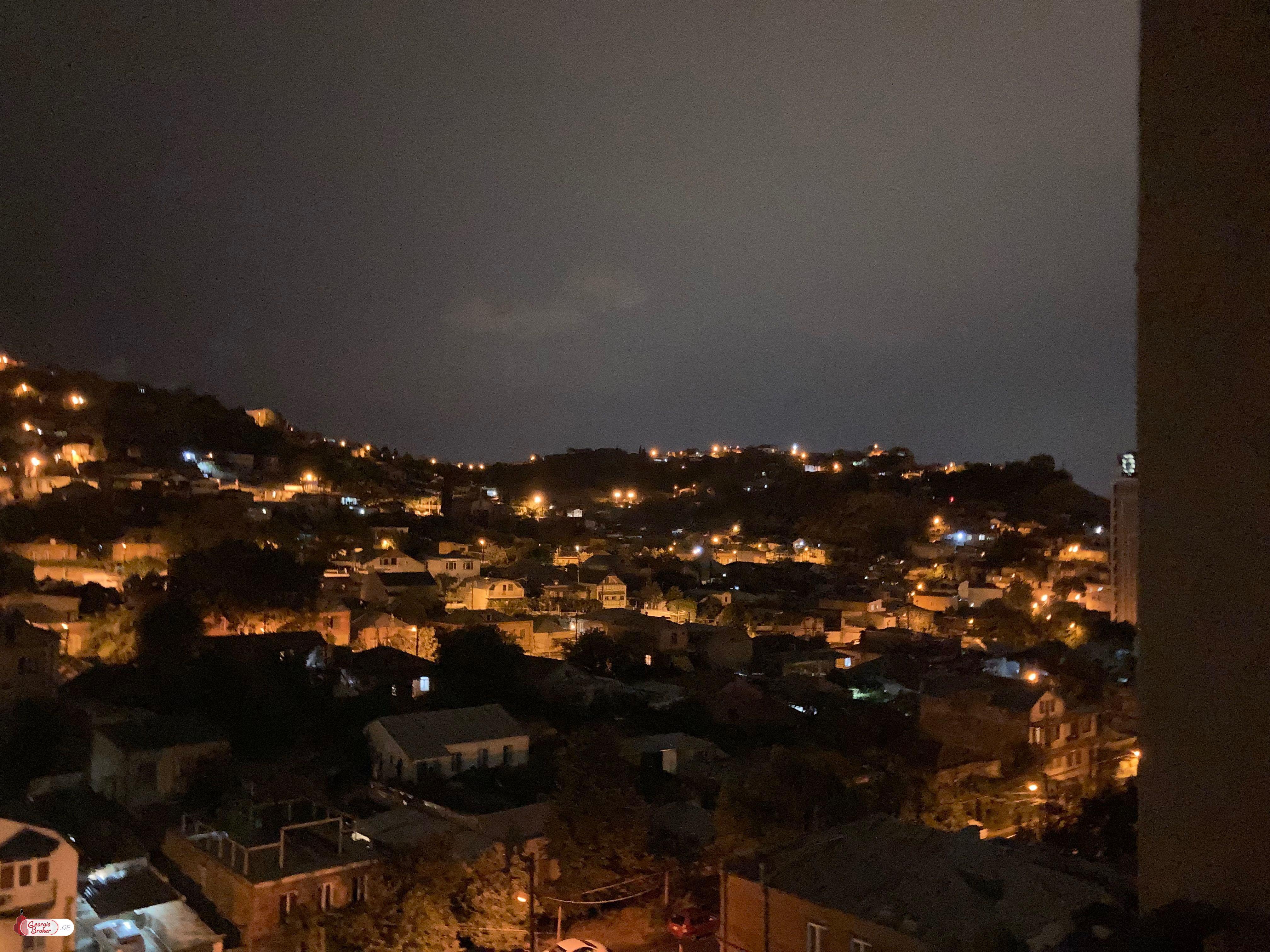 იყიდება ახალი გარემონტებული 2 ოთახიანი ბინა