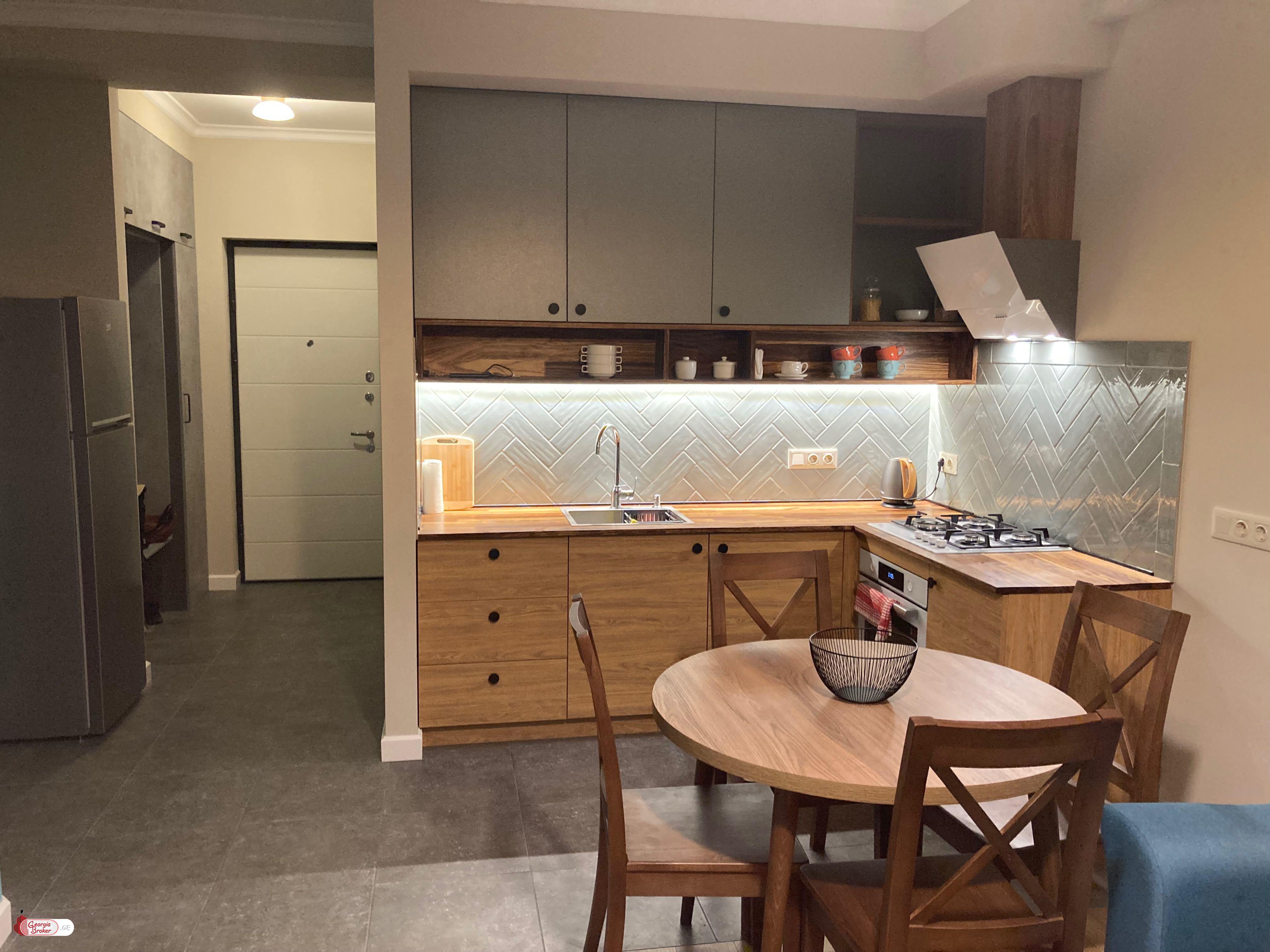 იყიდება ახალი გარემონტებული 2 ოთახიანი ბინა