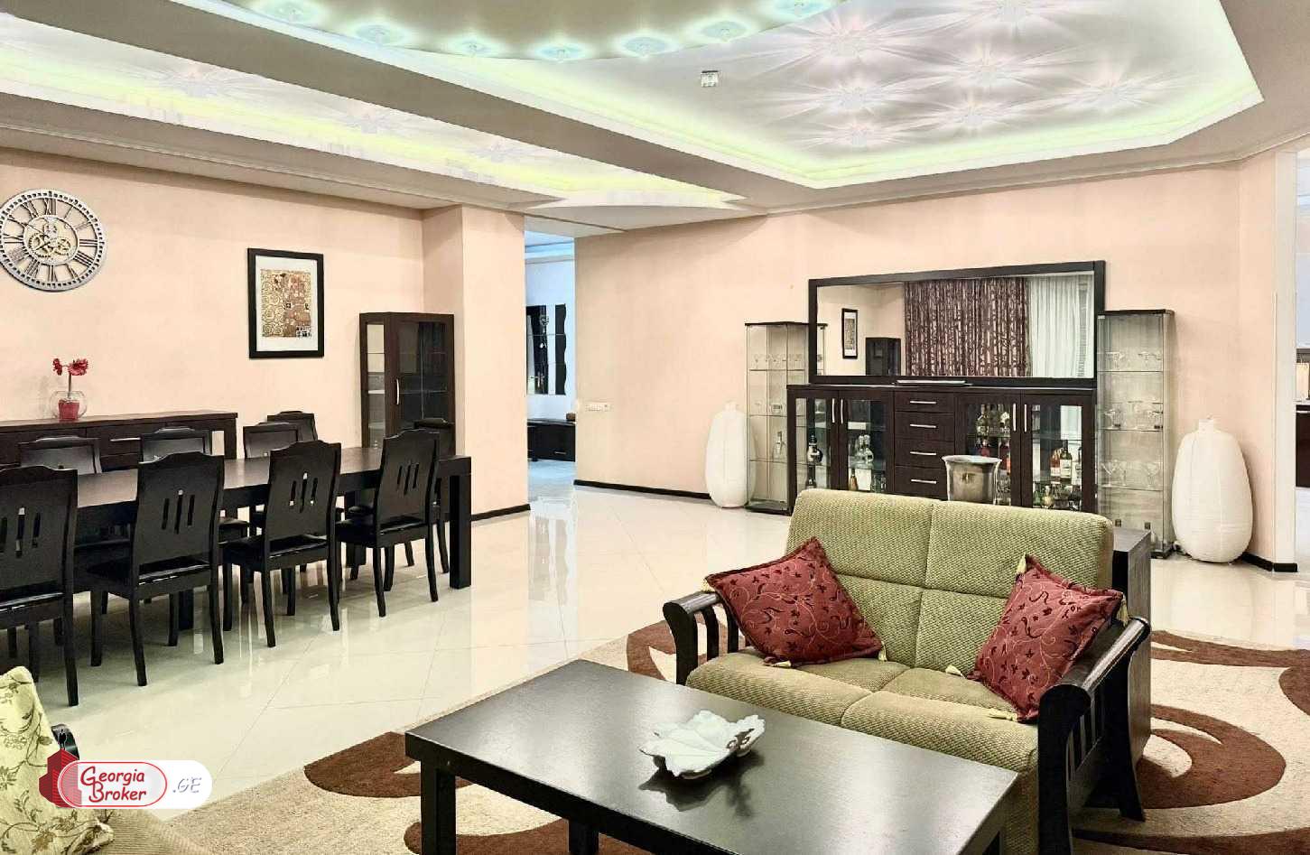 nearly repaired 6-room apartment for sale