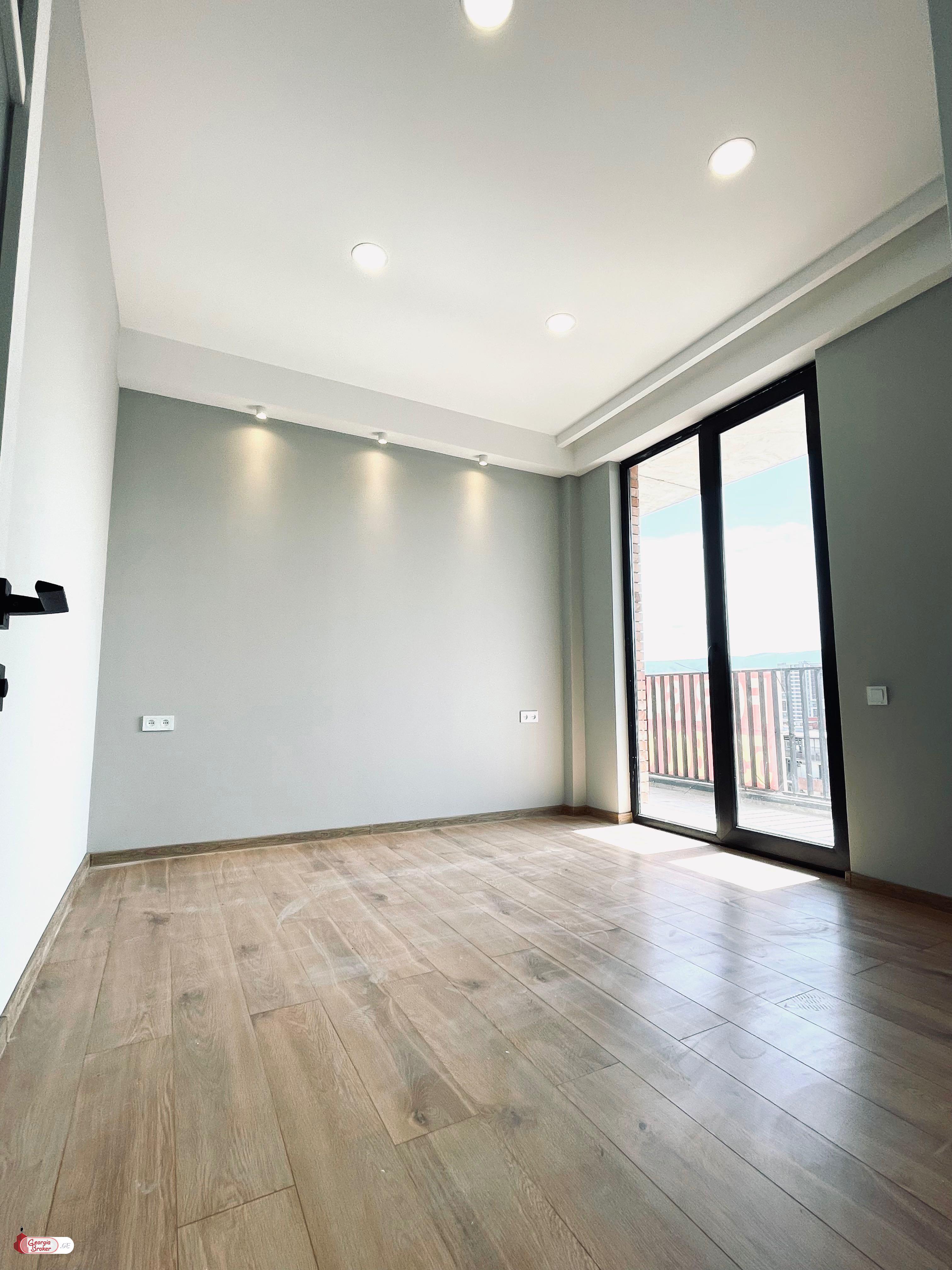 nearly repaired 2-room apartment for sale