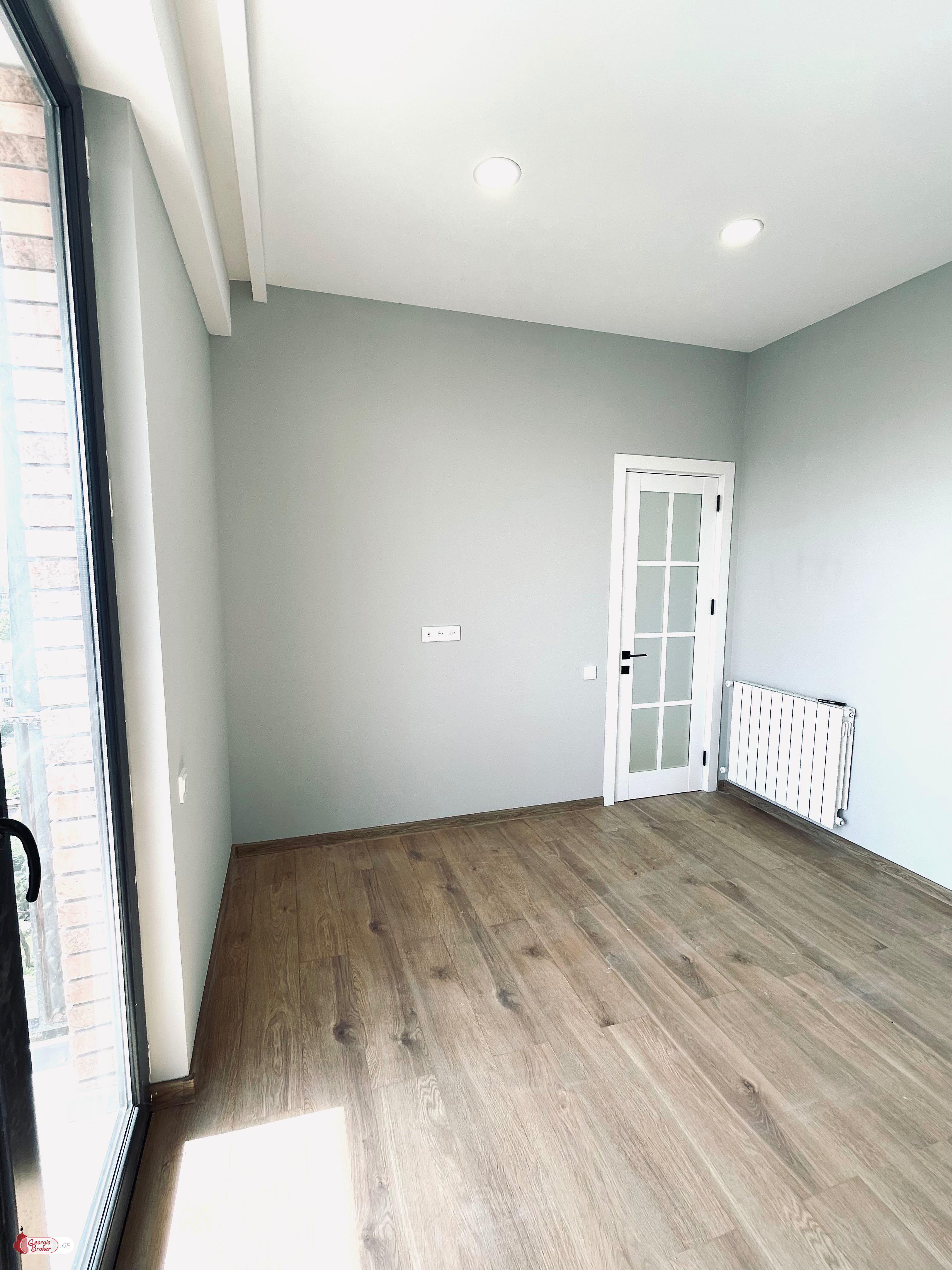 nearly repaired 2-room apartment for sale