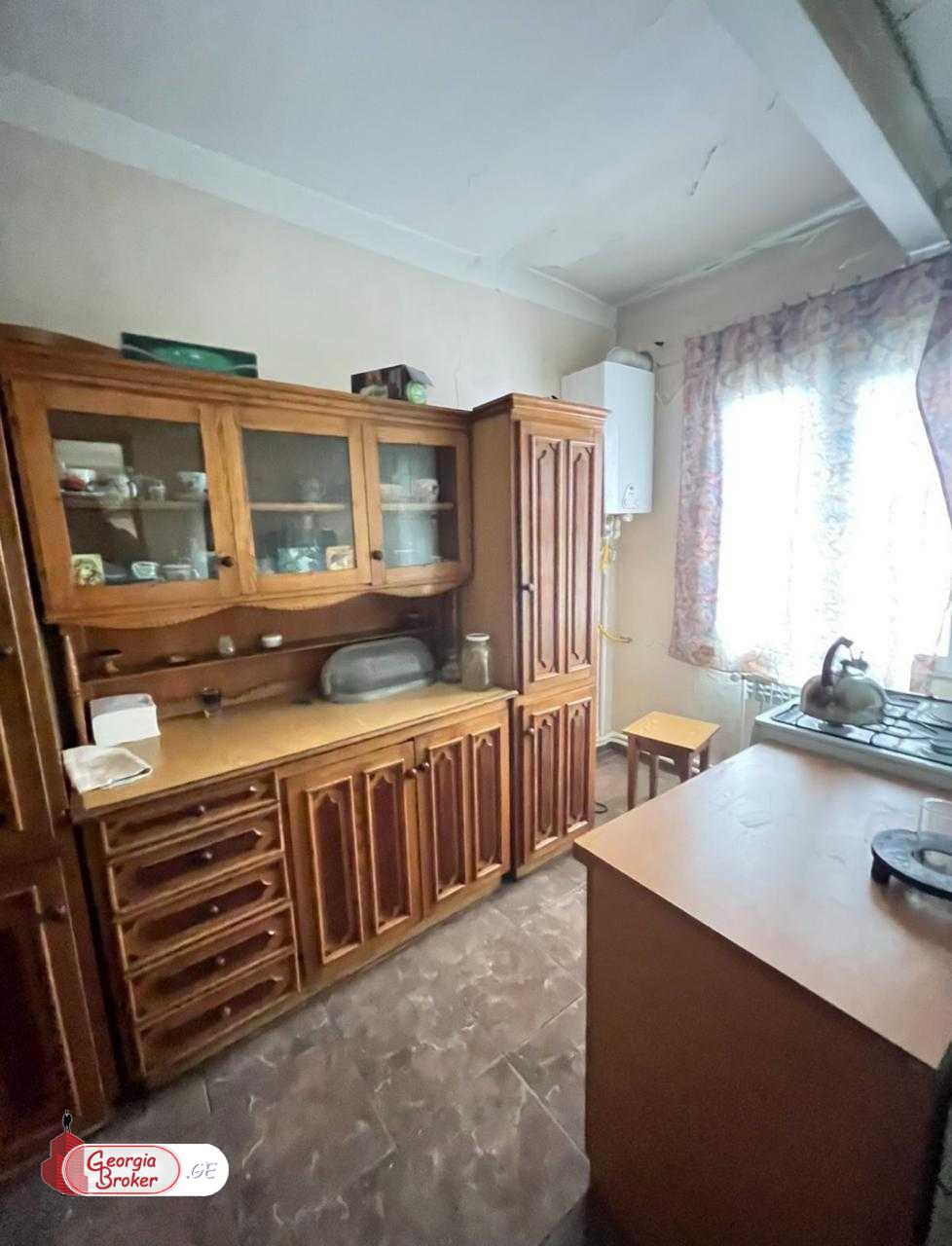 nearly repaired 6-room apartment for sale