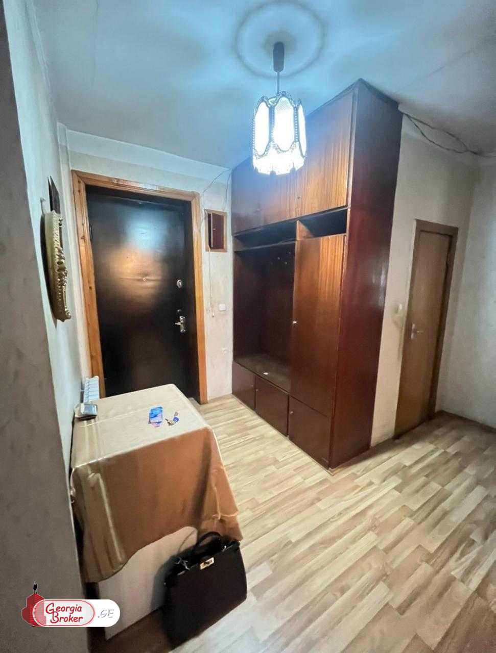nearly repaired 6-room apartment for sale