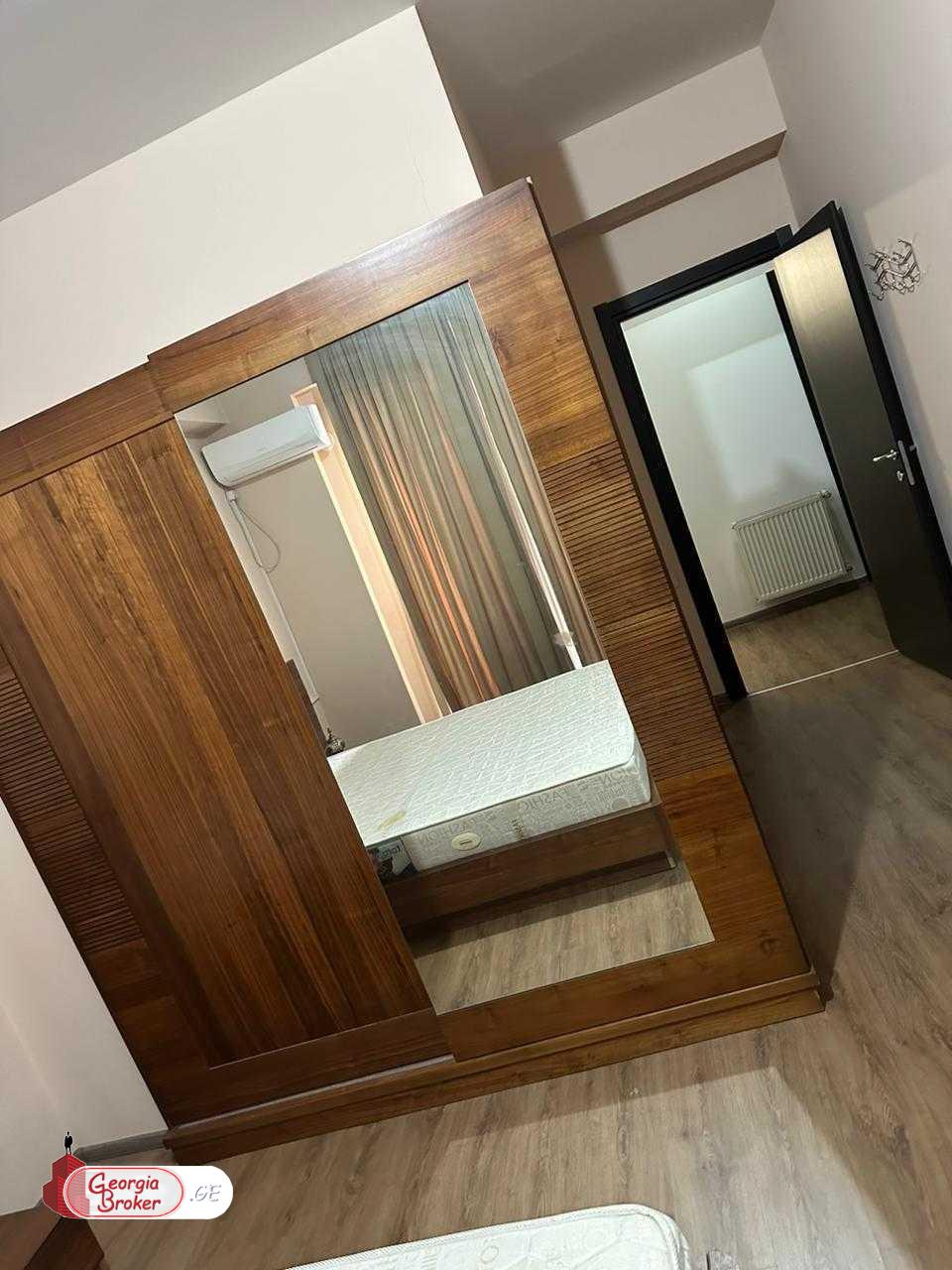 იყიდება ახალი გარემონტებული 4 ოთახიანი ბინა