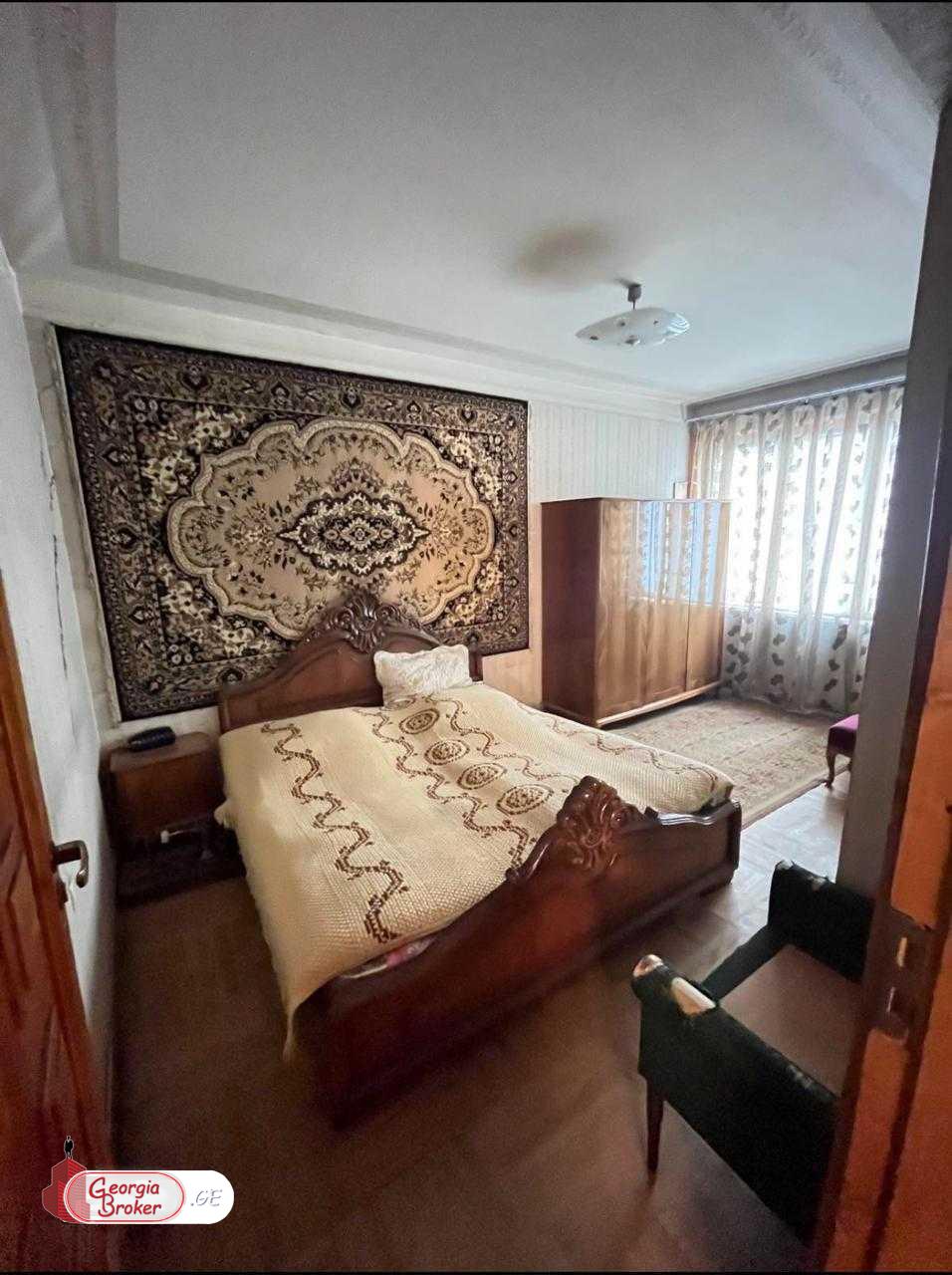 nearly repaired 6-room apartment for sale