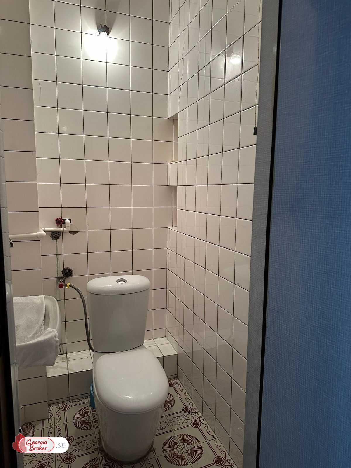 nearly repaired 6-room apartment for sale