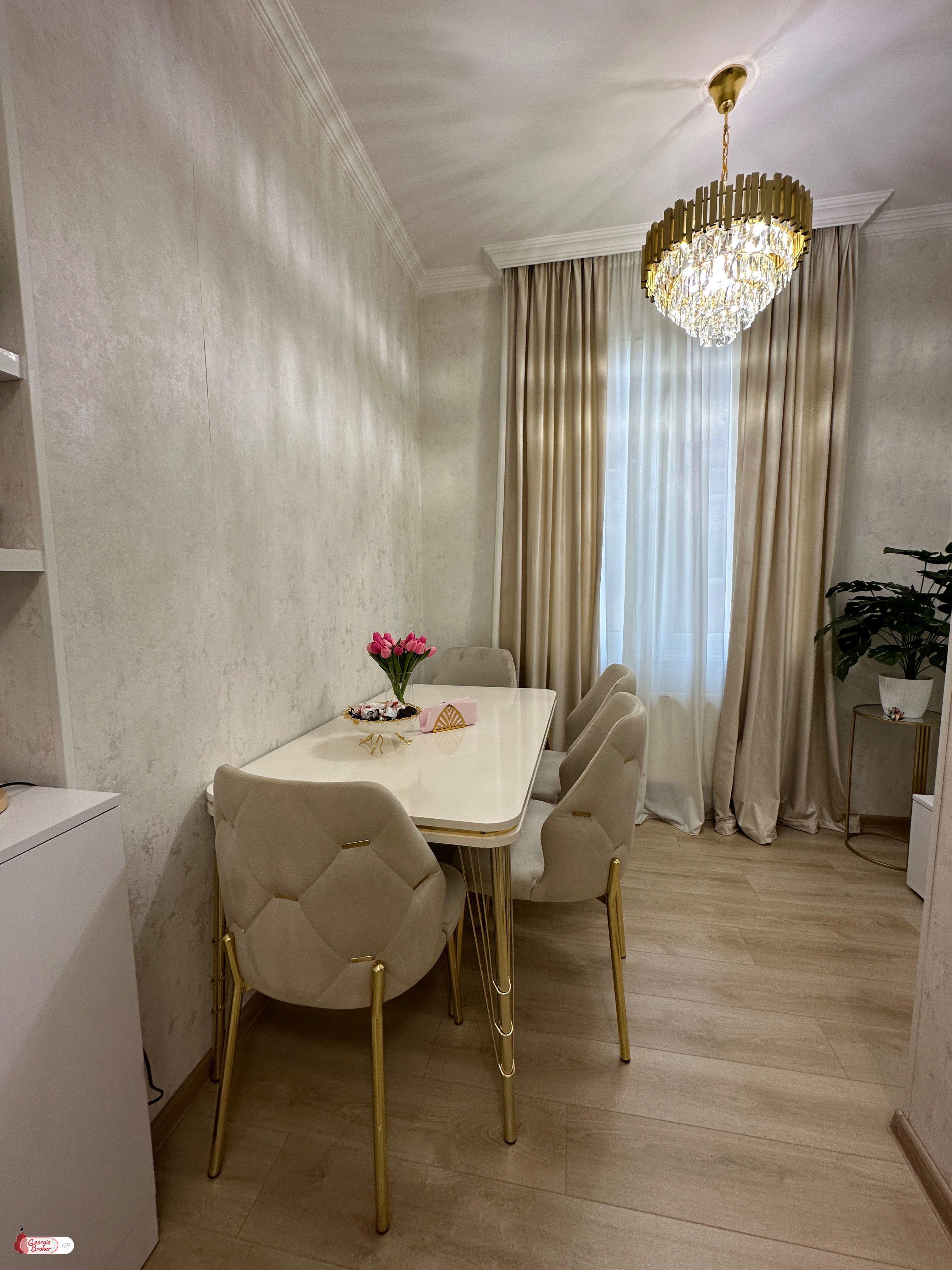 იყიდება ახალი გარემონტებული 4 ოთახიანი ბინა