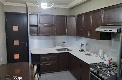 продается квартира с новым ремонтом 3-комнаты