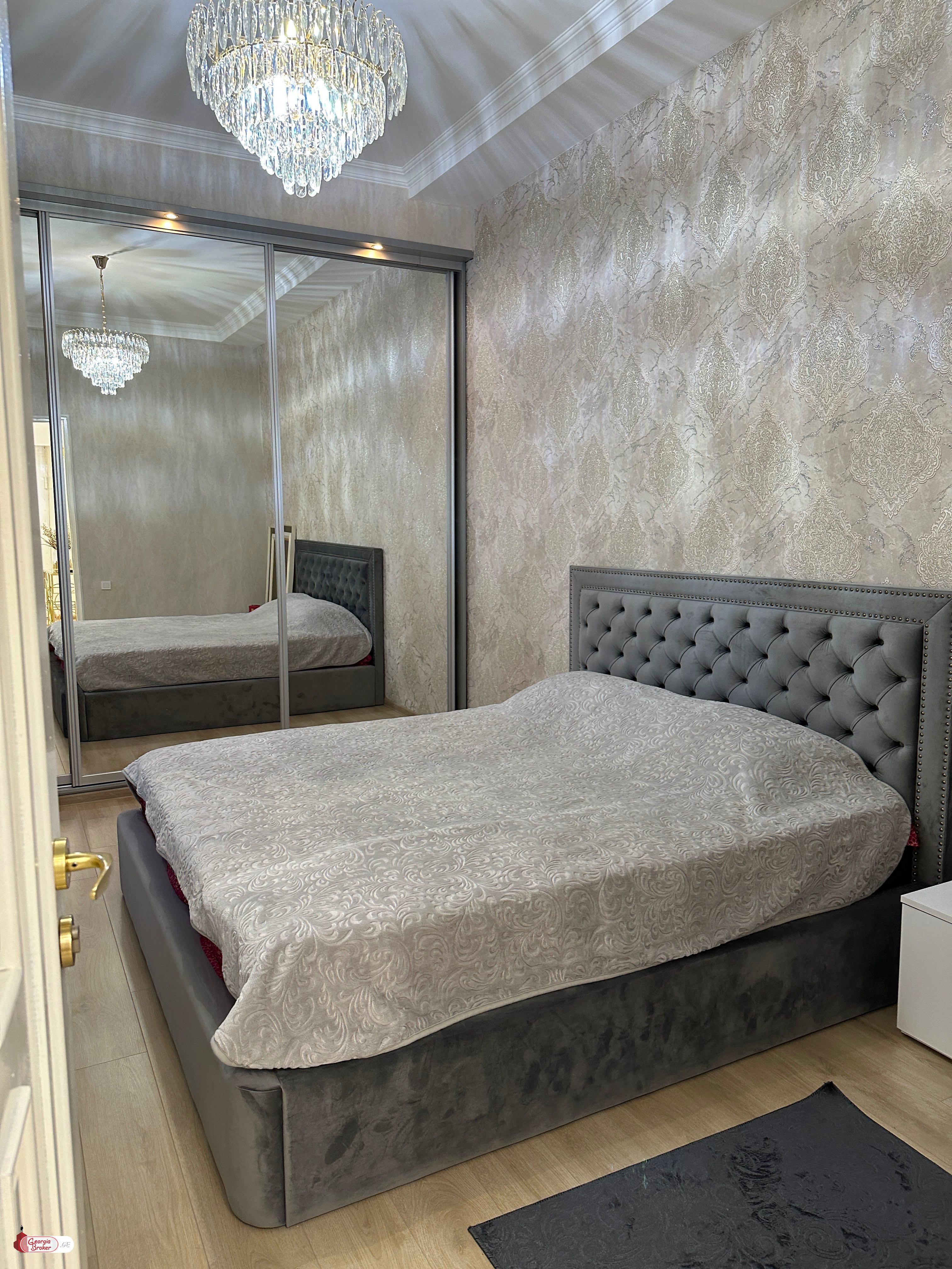 იყიდება ახალი გარემონტებული 4 ოთახიანი ბინა